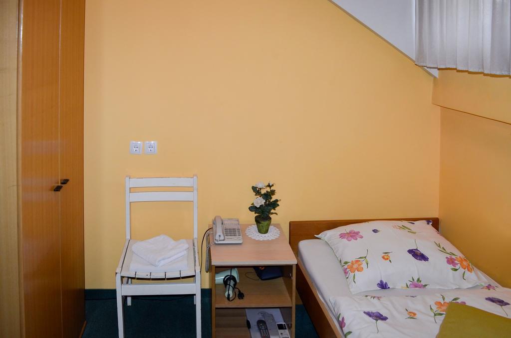 Penzion Gostilna Keber Domžale Dış mekan fotoğraf